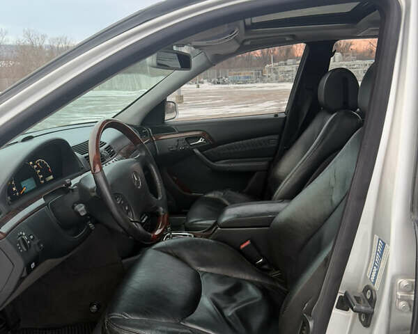 Серый Мерседес С Класс, объемом двигателя 5 л и пробегом 260 тыс. км за 5700 $, фото 9 на Automoto.ua