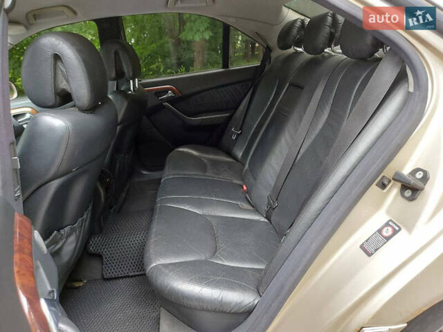 Сірий Мерседес С Клас, об'ємом двигуна 3.2 л та пробігом 329 тис. км за 3700 $, фото 6 на Automoto.ua