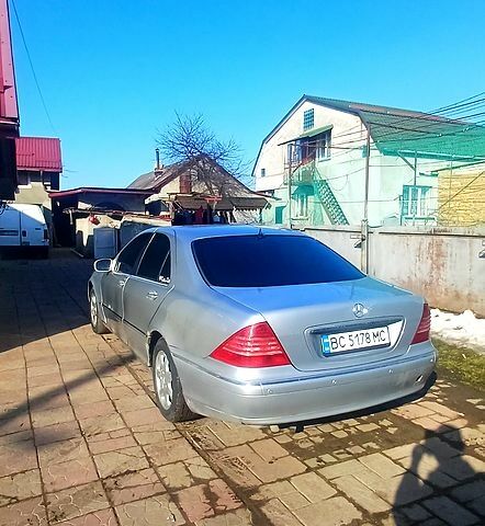 Сірий Мерседес С Клас, об'ємом двигуна 3.2 л та пробігом 490 тис. км за 4500 $, фото 1 на Automoto.ua