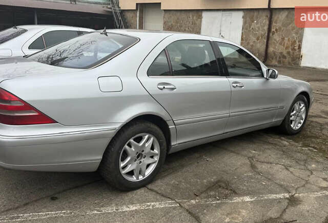 Серый Мерседес С Класс, объемом двигателя 4 л и пробегом 520 тыс. км за 5500 $, фото 4 на Automoto.ua