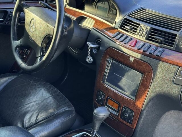 Серый Мерседес С Класс, объемом двигателя 5 л и пробегом 400 тыс. км за 4250 $, фото 17 на Automoto.ua