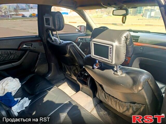 Серый Мерседес С Класс, объемом двигателя 5 л и пробегом 123 тыс. км за 5500 $, фото 4 на Automoto.ua