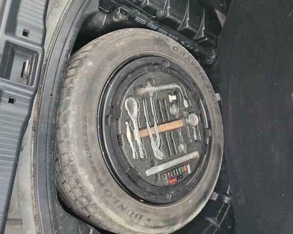 Сірий Мерседес С Клас, об'ємом двигуна 3.2 л та пробігом 300 тис. км за 4300 $, фото 44 на Automoto.ua