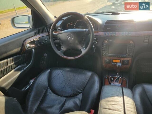 Сірий Мерседес С Клас, об'ємом двигуна 3.2 л та пробігом 300 тис. км за 4300 $, фото 26 на Automoto.ua