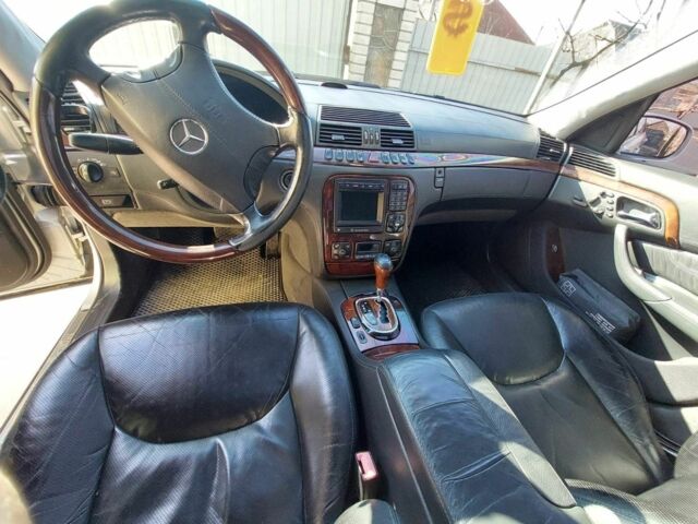 Серый Мерседес С Класс, объемом двигателя 6 л и пробегом 200 тыс. км за 3200 $, фото 6 на Automoto.ua