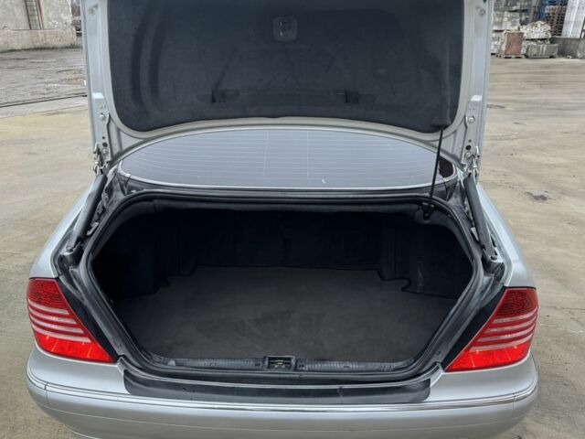 Серый Мерседес С Класс, объемом двигателя 3.2 л и пробегом 465 тыс. км за 5300 $, фото 7 на Automoto.ua