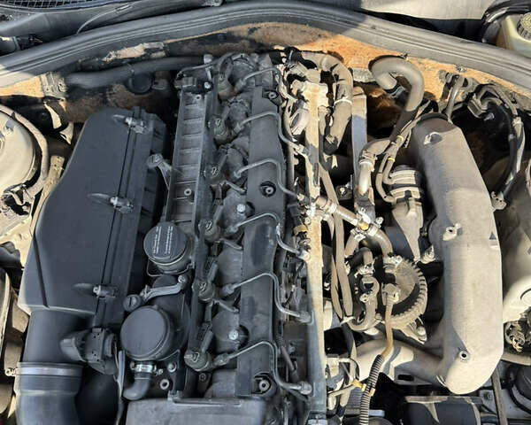 Серый Мерседес С Класс, объемом двигателя 3.2 л и пробегом 330 тыс. км за 5500 $, фото 41 на Automoto.ua