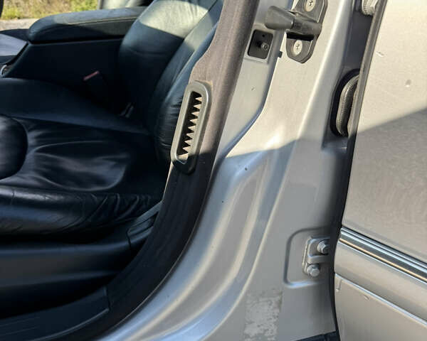 Серый Мерседес С Класс, объемом двигателя 3.2 л и пробегом 330 тыс. км за 5500 $, фото 31 на Automoto.ua