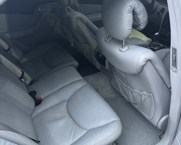 Сірий Мерседес С Клас, об'ємом двигуна 3.2 л та пробігом 305 тис. км за 4000 $, фото 9 на Automoto.ua