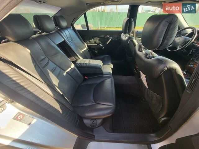 Сірий Мерседес С Клас, об'ємом двигуна 3.2 л та пробігом 300 тис. км за 4300 $, фото 30 на Automoto.ua