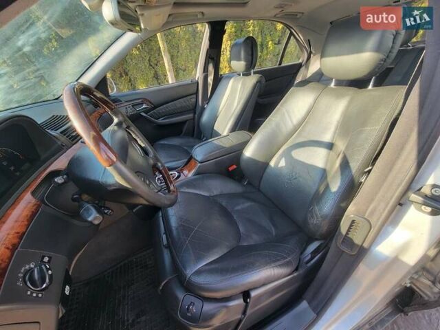 Сірий Мерседес С Клас, об'ємом двигуна 3.2 л та пробігом 300 тис. км за 4300 $, фото 25 на Automoto.ua