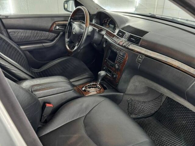 Серый Мерседес С Класс, объемом двигателя 0 л и пробегом 190 тыс. км за 2900 $, фото 5 на Automoto.ua