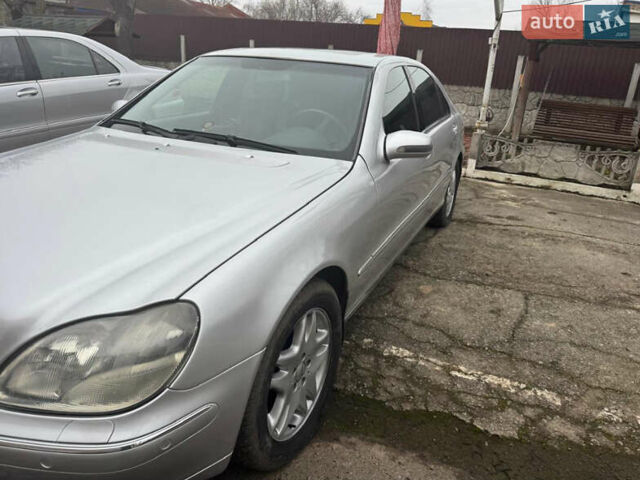 Сірий Мерседес С Клас, об'ємом двигуна 5 л та пробігом 420 тис. км за 6000 $, фото 1 на Automoto.ua