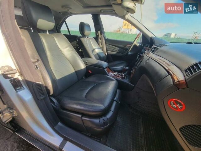 Сірий Мерседес С Клас, об'ємом двигуна 3.2 л та пробігом 300 тис. км за 4300 $, фото 32 на Automoto.ua