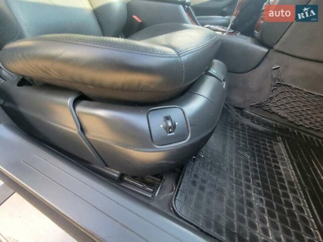 Сірий Мерседес С Клас, об'ємом двигуна 3.2 л та пробігом 300 тис. км за 4300 $, фото 35 на Automoto.ua