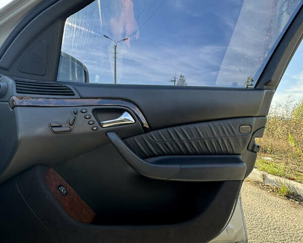 Серый Мерседес С Класс, объемом двигателя 3.2 л и пробегом 330 тыс. км за 5500 $, фото 20 на Automoto.ua