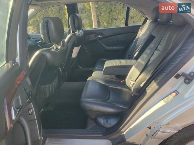 Сірий Мерседес С Клас, об'ємом двигуна 3.2 л та пробігом 300 тис. км за 4300 $, фото 29 на Automoto.ua