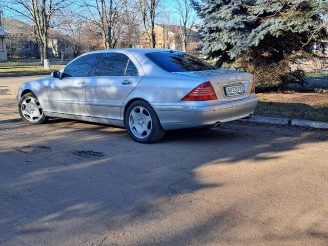 Серый Мерседес С Класс, объемом двигателя 6 л и пробегом 200 тыс. км за 3200 $, фото 4 на Automoto.ua