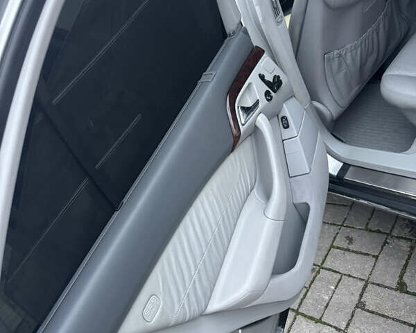 Сірий Мерседес С Клас, об'ємом двигуна 3.2 л та пробігом 305 тис. км за 4000 $, фото 11 на Automoto.ua