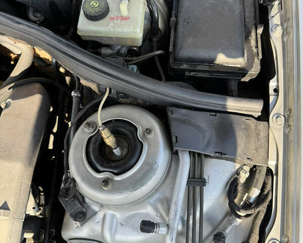 Серый Мерседес С Класс, объемом двигателя 3.2 л и пробегом 330 тыс. км за 5500 $, фото 39 на Automoto.ua