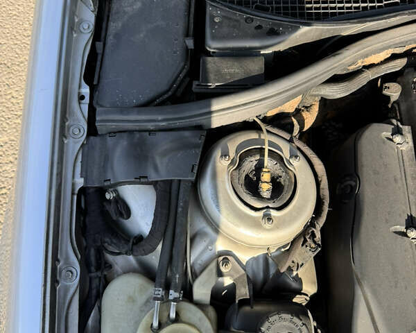 Серый Мерседес С Класс, объемом двигателя 3.2 л и пробегом 330 тыс. км за 5500 $, фото 40 на Automoto.ua