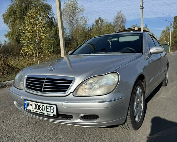 Серый Мерседес С Класс, объемом двигателя 3.2 л и пробегом 330 тыс. км за 5500 $, фото 1 на Automoto.ua