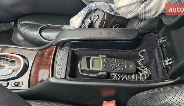 Серый Мерседес С Класс, объемом двигателя 5 л и пробегом 366 тыс. км за 4500 $, фото 5 на Automoto.ua