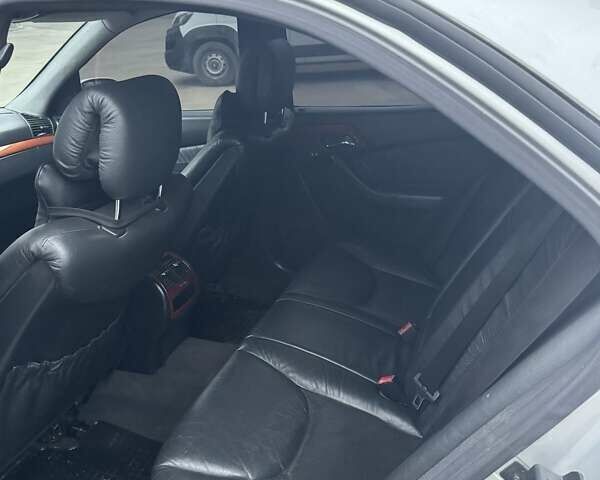 Сірий Мерседес С Клас, об'ємом двигуна 3.2 л та пробігом 465 тис. км за 5300 $, фото 5 на Automoto.ua