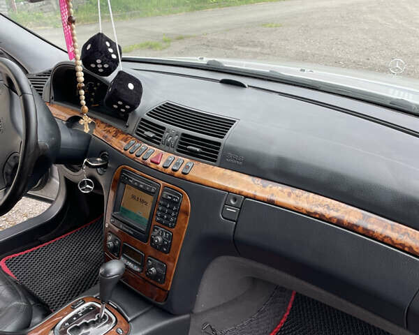 Серый Мерседес С Класс, объемом двигателя 3.2 л и пробегом 290 тыс. км за 5200 $, фото 12 на Automoto.ua