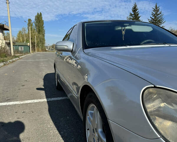 Серый Мерседес С Класс, объемом двигателя 3.2 л и пробегом 330 тыс. км за 5500 $, фото 14 на Automoto.ua