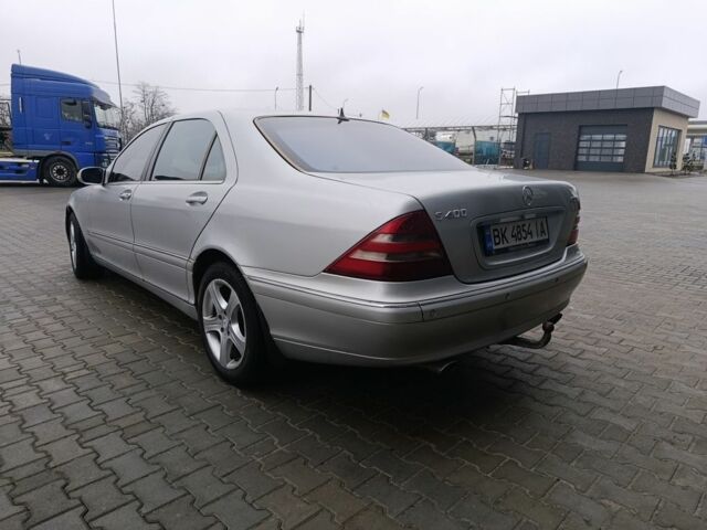 Сірий Мерседес С Клас, об'ємом двигуна 4 л та пробігом 360 тис. км за 4750 $, фото 1 на Automoto.ua