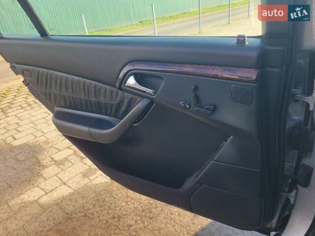 Сірий Мерседес С Клас, об'ємом двигуна 3.2 л та пробігом 300 тис. км за 4300 $, фото 36 на Automoto.ua