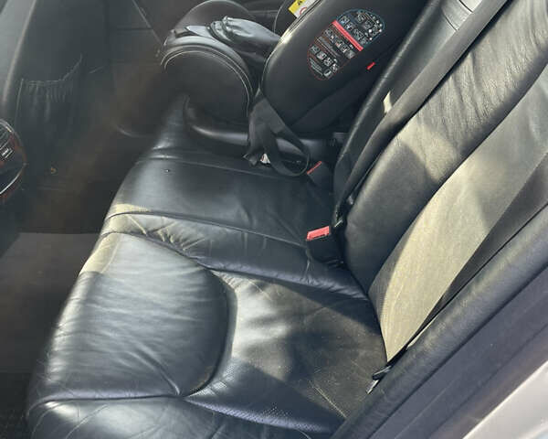 Сірий Мерседес С Клас, об'ємом двигуна 3.2 л та пробігом 292 тис. км за 4499 $, фото 15 на Automoto.ua