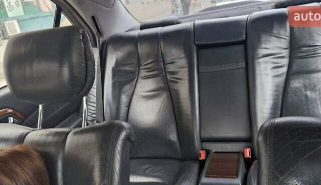 Серый Мерседес С Класс, объемом двигателя 5 л и пробегом 366 тыс. км за 4500 $, фото 6 на Automoto.ua