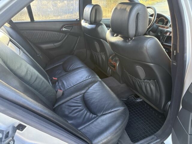 Серый Мерседес С Класс, объемом двигателя 3.7 л и пробегом 470 тыс. км за 2899 $, фото 23 на Automoto.ua