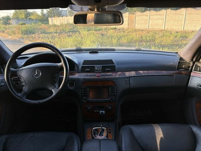 Серый Мерседес С Класс, объемом двигателя 3.7 л и пробегом 470 тыс. км за 2899 $, фото 21 на Automoto.ua