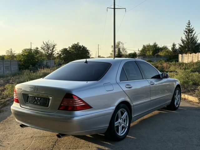 Серый Мерседес С Класс, объемом двигателя 3.7 л и пробегом 470 тыс. км за 2899 $, фото 8 на Automoto.ua