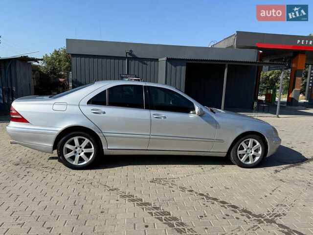 Серый Мерседес С Класс, объемом двигателя 3.22 л и пробегом 425 тыс. км за 4300 $, фото 1 на Automoto.ua