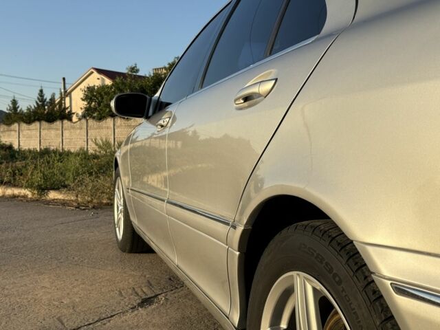 Серый Мерседес С Класс, объемом двигателя 3.7 л и пробегом 470 тыс. км за 2899 $, фото 4 на Automoto.ua