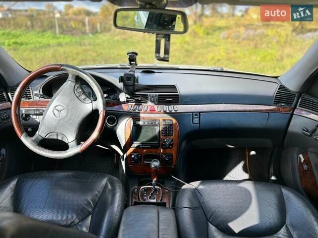 Серый Мерседес С Класс, объемом двигателя 5 л и пробегом 400 тыс. км за 5513 $, фото 1 на Automoto.ua