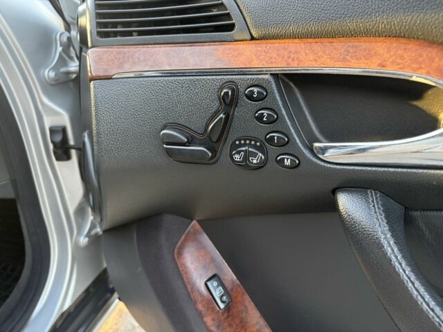 Серый Мерседес С Класс, объемом двигателя 3.7 л и пробегом 470 тыс. км за 2899 $, фото 20 на Automoto.ua