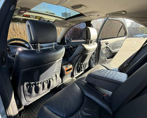 Сірий Мерседес С Клас, об'ємом двигуна 3.22 л та пробігом 258 тис. км за 9500 $, фото 29 на Automoto.ua