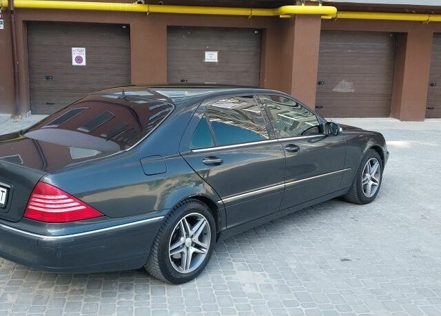 Серый Мерседес С Класс, объемом двигателя 5 л и пробегом 288 тыс. км за 6800 $, фото 2 на Automoto.ua