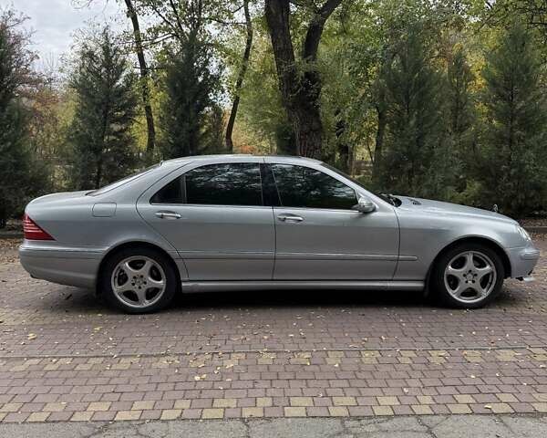 Сірий Мерседес С Клас, об'ємом двигуна 5 л та пробігом 270 тис. км за 5999 $, фото 5 на Automoto.ua