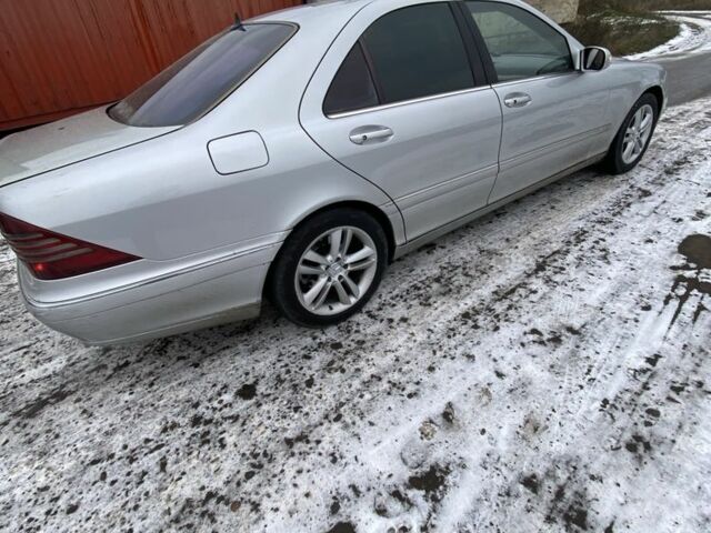 Серый Мерседес С Класс, объемом двигателя 4 л и пробегом 200 тыс. км за 2950 $, фото 3 на Automoto.ua