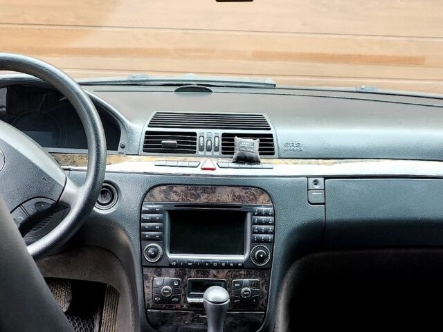 Сірий Мерседес С Клас, об'ємом двигуна 3.2 л та пробігом 280 тис. км за 7200 $, фото 7 на Automoto.ua