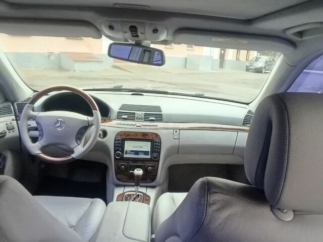 Серый Мерседес С Класс, объемом двигателя 3.7 л и пробегом 280 тыс. км за 4900 $, фото 3 на Automoto.ua