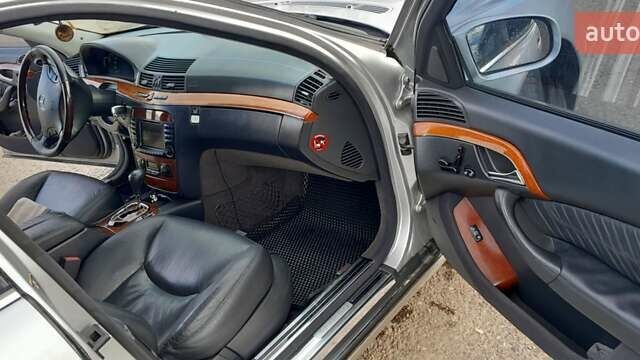 Мерседес С Клас 2003 у Чернівцях на Automoto.ua Сірий Мерседес С Клас, об'ємом двигуна 3.7 л та пробігом 341 тис. км за 5100 $, фото 11 на Automoto.ua
