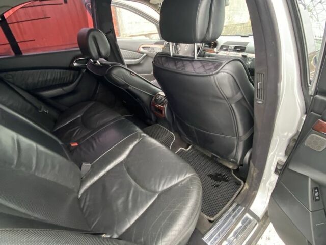 Серый Мерседес С Класс, объемом двигателя 4 л и пробегом 200 тыс. км за 2950 $, фото 7 на Automoto.ua