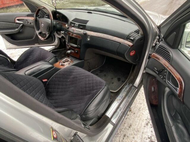 Серый Мерседес С Класс, объемом двигателя 4 л и пробегом 200 тыс. км за 2950 $, фото 8 на Automoto.ua